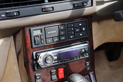 Lot 10 - 1996 Mercedes-Benz SL 320