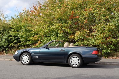 Lot 10 - 1996 Mercedes-Benz SL 320
