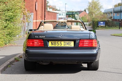 Lot 10 - 1996 Mercedes-Benz SL 320