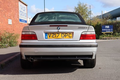 Lot 30 - 1999 BMW 318i Convertible