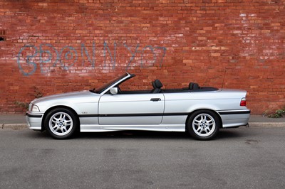 Lot 30 - 1999 BMW 318i Convertible