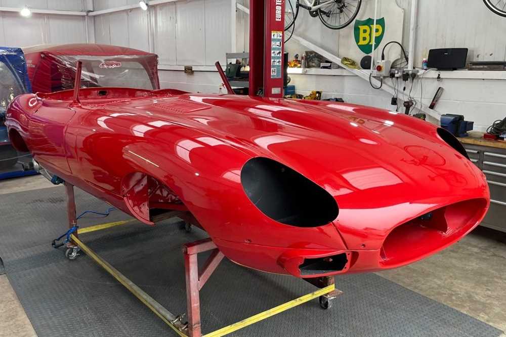 Lot 76 - 1970 Jaguar E-Type 4.2 Roadster