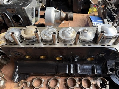 Lot 76 - 1970 Jaguar E-Type 4.2 Roadster