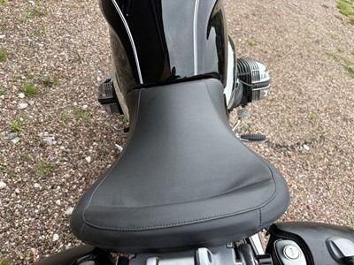 Lot 232 - 1999 BMW R1200C