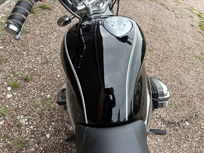 Lot 232 - 1999 BMW R1200C