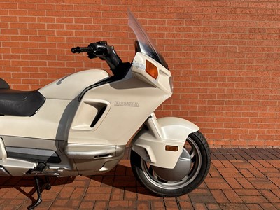 Lot 305 - 1991 Honda Pacific Coast