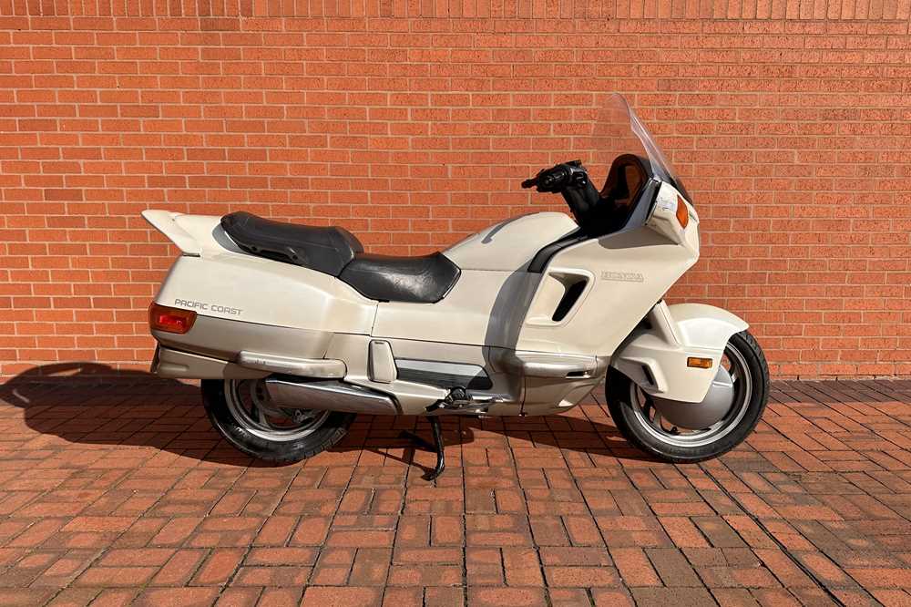 Lot 305 - 1991 Honda Pacific Coast