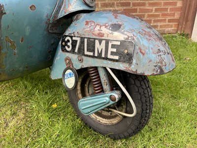 Lot 132 - 1957 Vespa Douglas 102L2