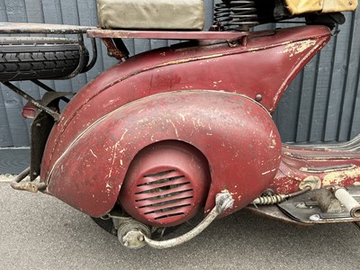 Lot 117 - 1952 Vespa Douglas Rod Model