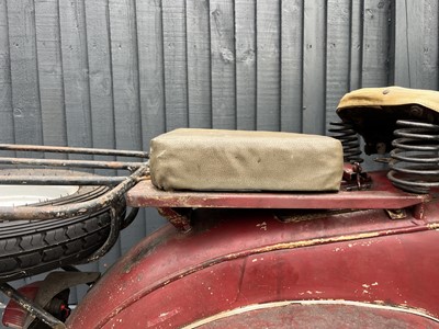 Lot 117 - 1952 Vespa Douglas Rod Model