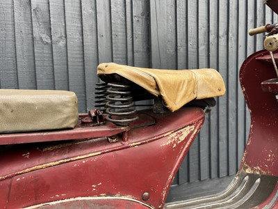 Lot 117 - 1952 Vespa Douglas Rod Model