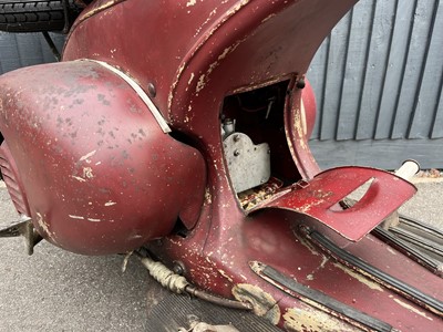 Lot 117 - 1952 Vespa Douglas Rod Model