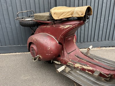 Lot 117 - 1952 Vespa Douglas Rod Model