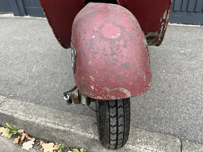 Lot 117 - 1952 Vespa Douglas Rod Model