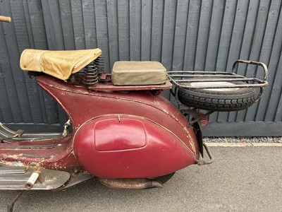 Lot 117 - 1952 Vespa Douglas Rod Model