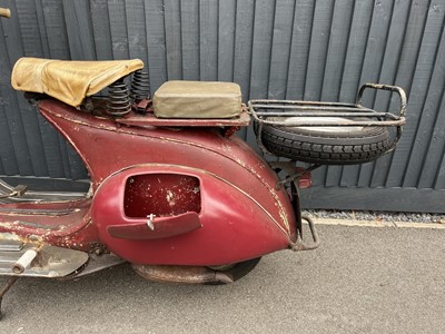 Lot 117 - 1952 Vespa Douglas Rod Model