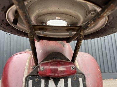 Lot 117 - 1952 Vespa Douglas Rod Model