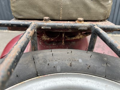 Lot 117 - 1952 Vespa Douglas Rod Model