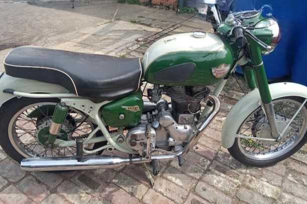 Lot 354 - 1961 Royal Enfield 350 Bullet