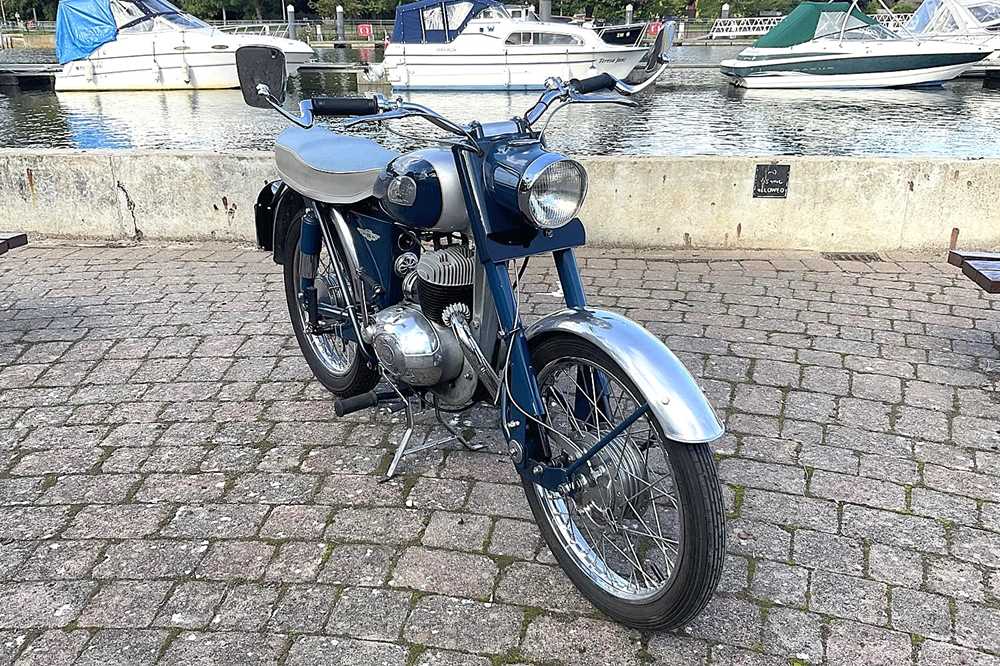 Lot 281 - 1963 Greeves 32DC Sports Roadster