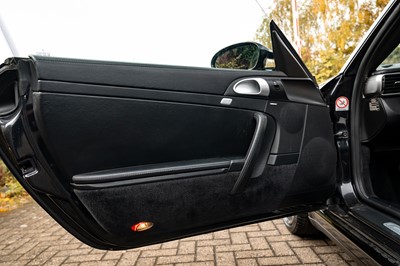 Lot 14 - 2005 Porsche 911 Carrera 4S