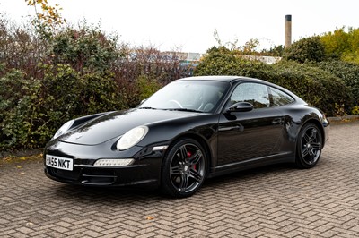 Lot 14 - 2005 Porsche 911 Carrera 4S
