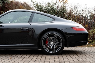 Lot 14 - 2005 Porsche 911 Carrera 4S