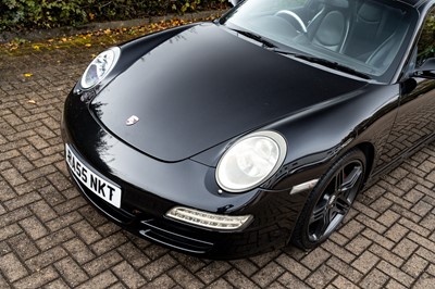 Lot 14 - 2005 Porsche 911 Carrera 4S