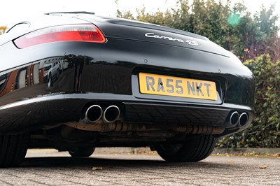Lot 14 - 2005 Porsche 911 Carrera 4S