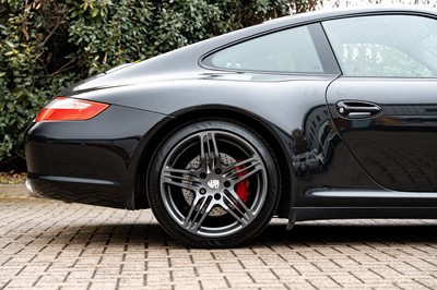 Lot 14 - 2005 Porsche 911 Carrera 4S