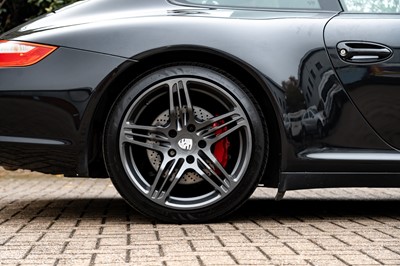 Lot 14 - 2005 Porsche 911 Carrera 4S