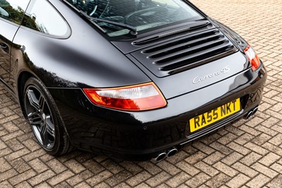 Lot 14 - 2005 Porsche 911 Carrera 4S