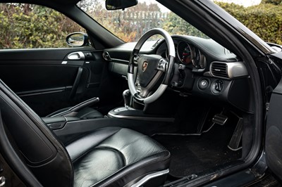 Lot 14 - 2005 Porsche 911 Carrera 4S