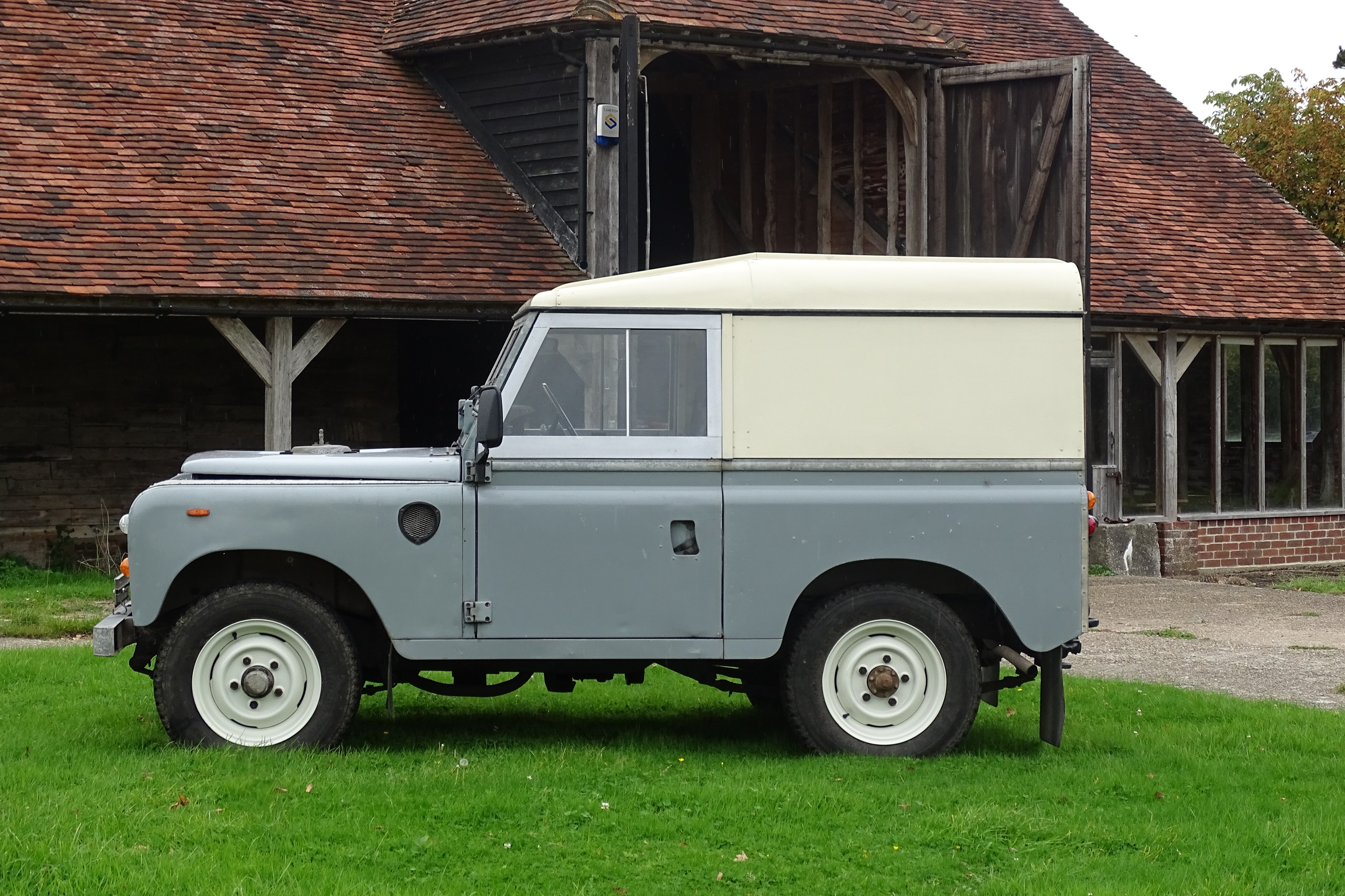 Lot 44 - 1983 Land Rover Series III 88