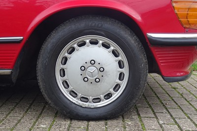 Lot 42 - 1986 Mercedes-Benz 500 SL