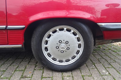 Lot 42 - 1986 Mercedes-Benz 500 SL