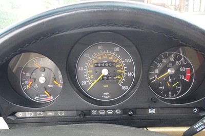 Lot 42 - 1986 Mercedes-Benz 500 SL