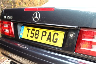 Lot 69 - 1999 Mercedes-Benz SL280
