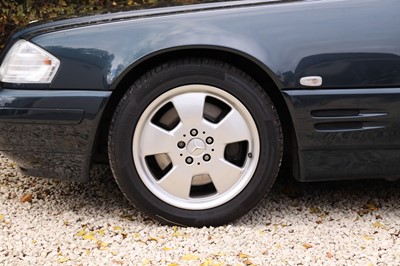 Lot 69 - 1999 Mercedes-Benz SL280