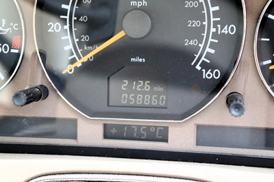 Lot 69 - 1999 Mercedes-Benz SL280