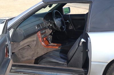 Lot 48 - 1995 Mercedes-Benz SL 320