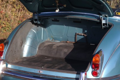 Lot 29 - 1967 Daimler V8 250