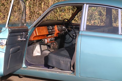 Lot 29 - 1967 Daimler V8 250