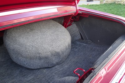 Lot 102 - 1976 Ford Elite