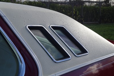 Lot 102 - 1976 Ford Elite