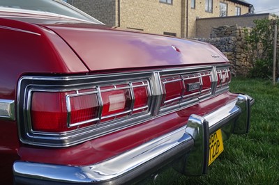 Lot 102 - 1976 Ford Elite