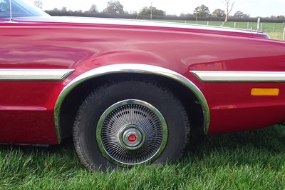 Lot 102 - 1976 Ford Elite