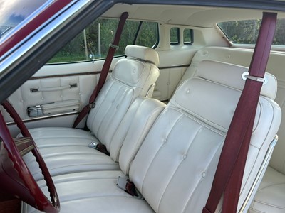 Lot 102 - 1976 Ford Elite