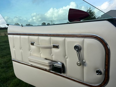 Lot 102 - 1976 Ford Elite