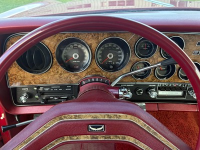 Lot 102 - 1976 Ford Elite